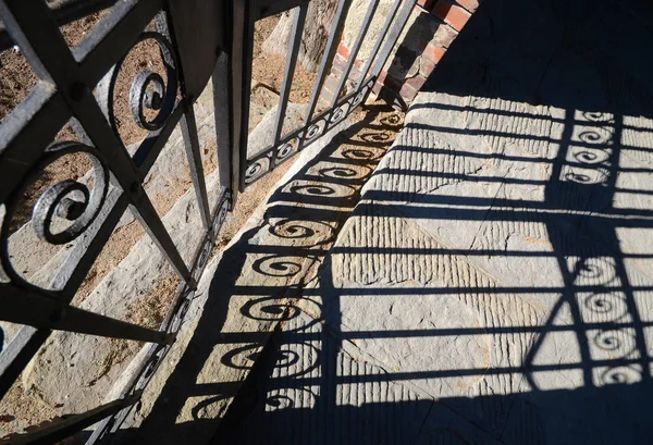 Luz Sombra Corrimão Ferro Forjado Arezzo Cidade Velha — Fotografia de Stock