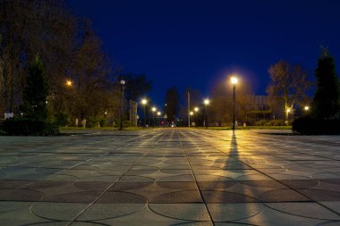 Şehir merkezi kare ışıklar