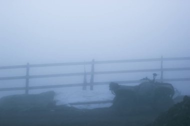 Kış ahşap çit toprak dört kiralama