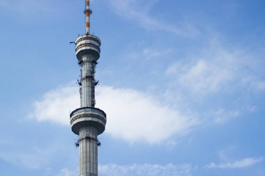 Almat Kazakistan Kok Tobe telekomünikasyon kulesi.