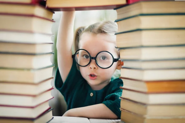 Smiling Little Blonde Kid Girl Shaped Years Old Library Many — Stock Photo, Image