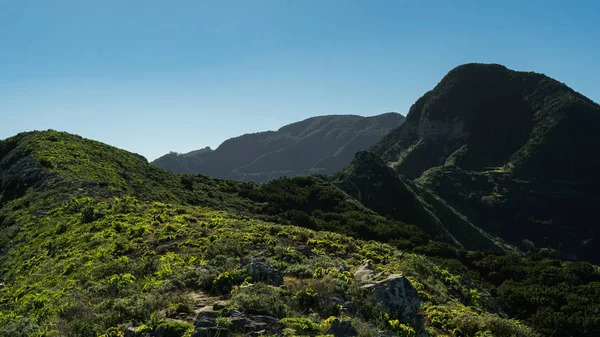 Green Mountain Blue Sky — Stock Photo, Image