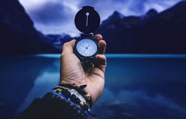 Hand Holding Compass Beautiful Outdoor Wild Scene — Stock Photo, Image