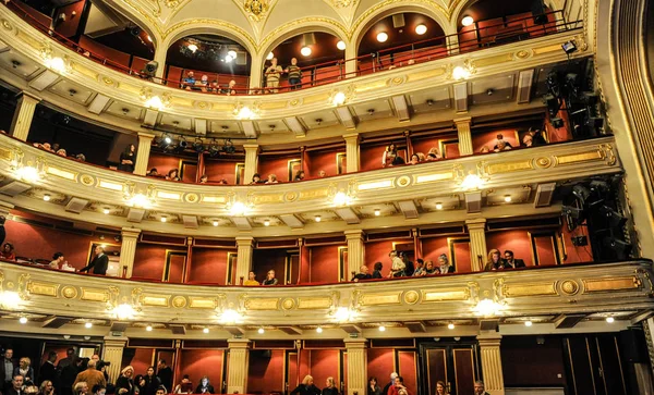 贝尔格莱德歌剧院的内部看法 免版税图库照片