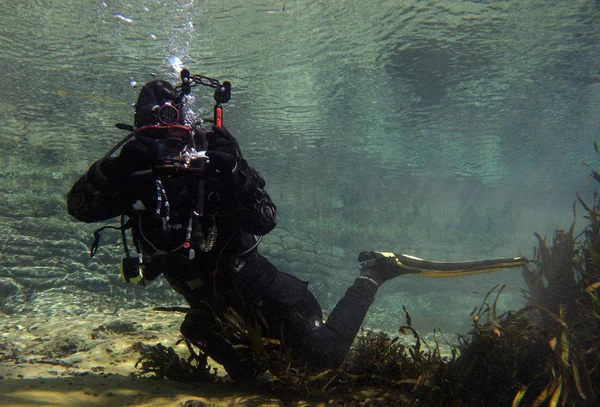 Dry Suit Diver Nurkowanie Jaskiniowe Blue Springs Marianna Hrabstwo Jackson — Zdjęcie stockowe