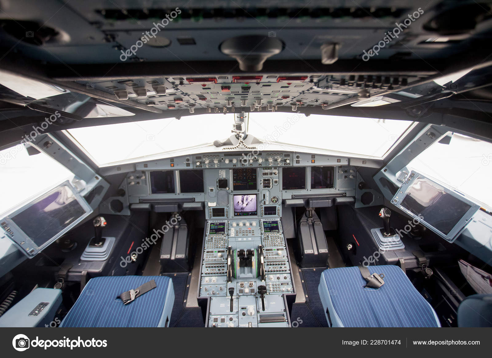 Airplane Pilot Cabin Stock Photo C Chikennnsem Gmail Com 228701474