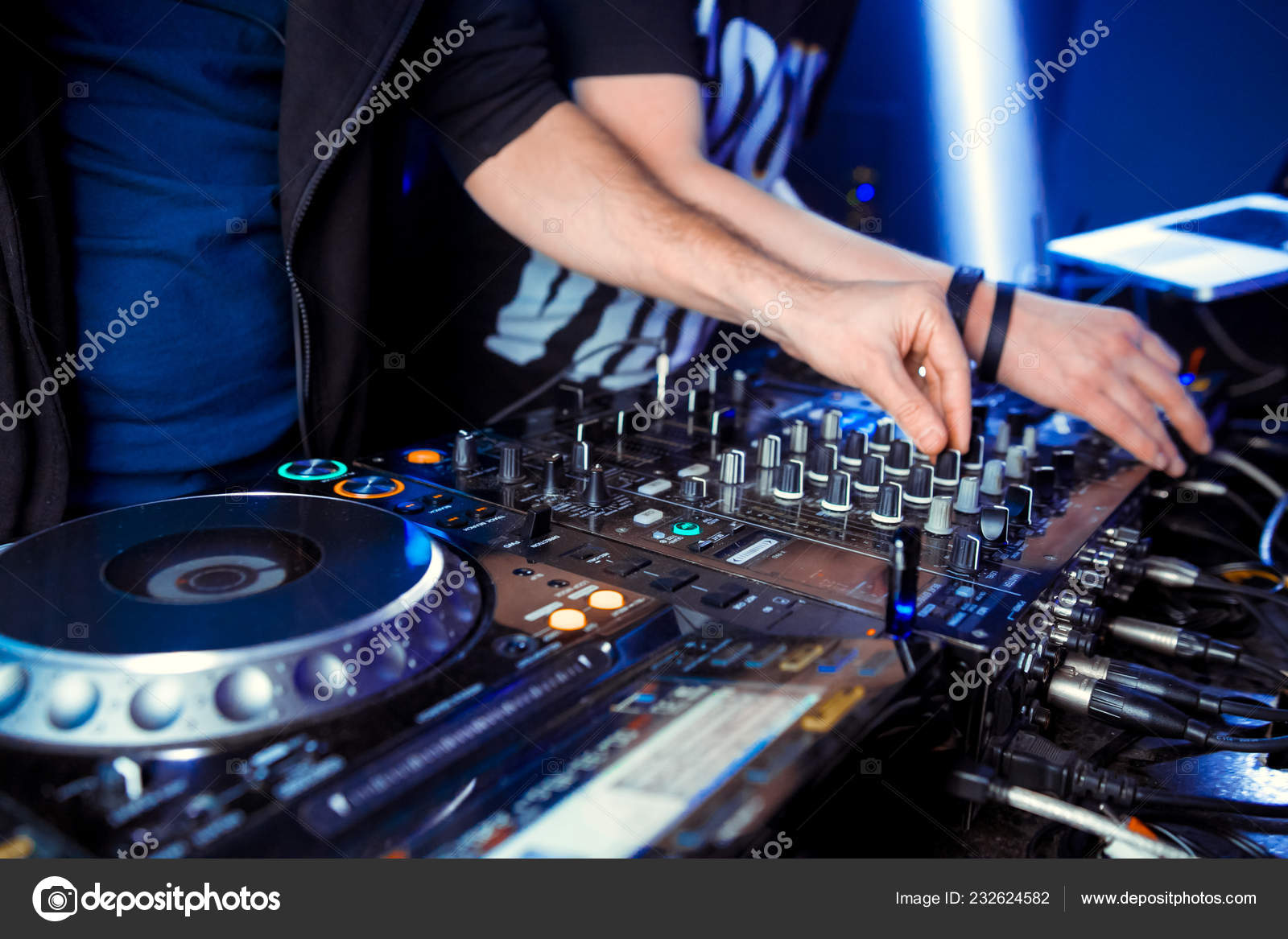 Hands Mix Tracks Digital Turntable Software Laptop Professional Mixing Software Stock Photo Image By C Chikennnsem Gmail Com Hands Mix Tracks Digital Turntable Software Laptop Professional Mixing Software Stock Photo Image By C Chikennnsem Gmail Com