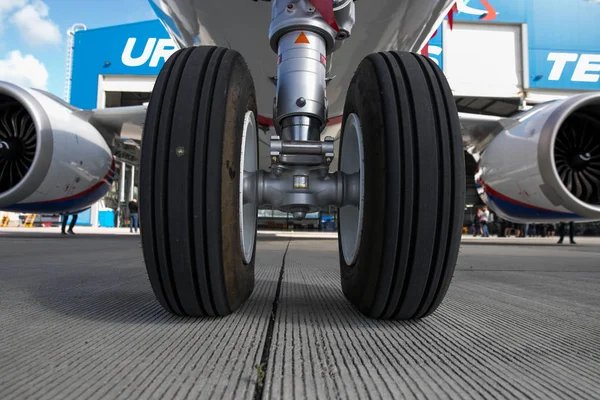 Wheels rubber tire rear landing gear racks, under wing view