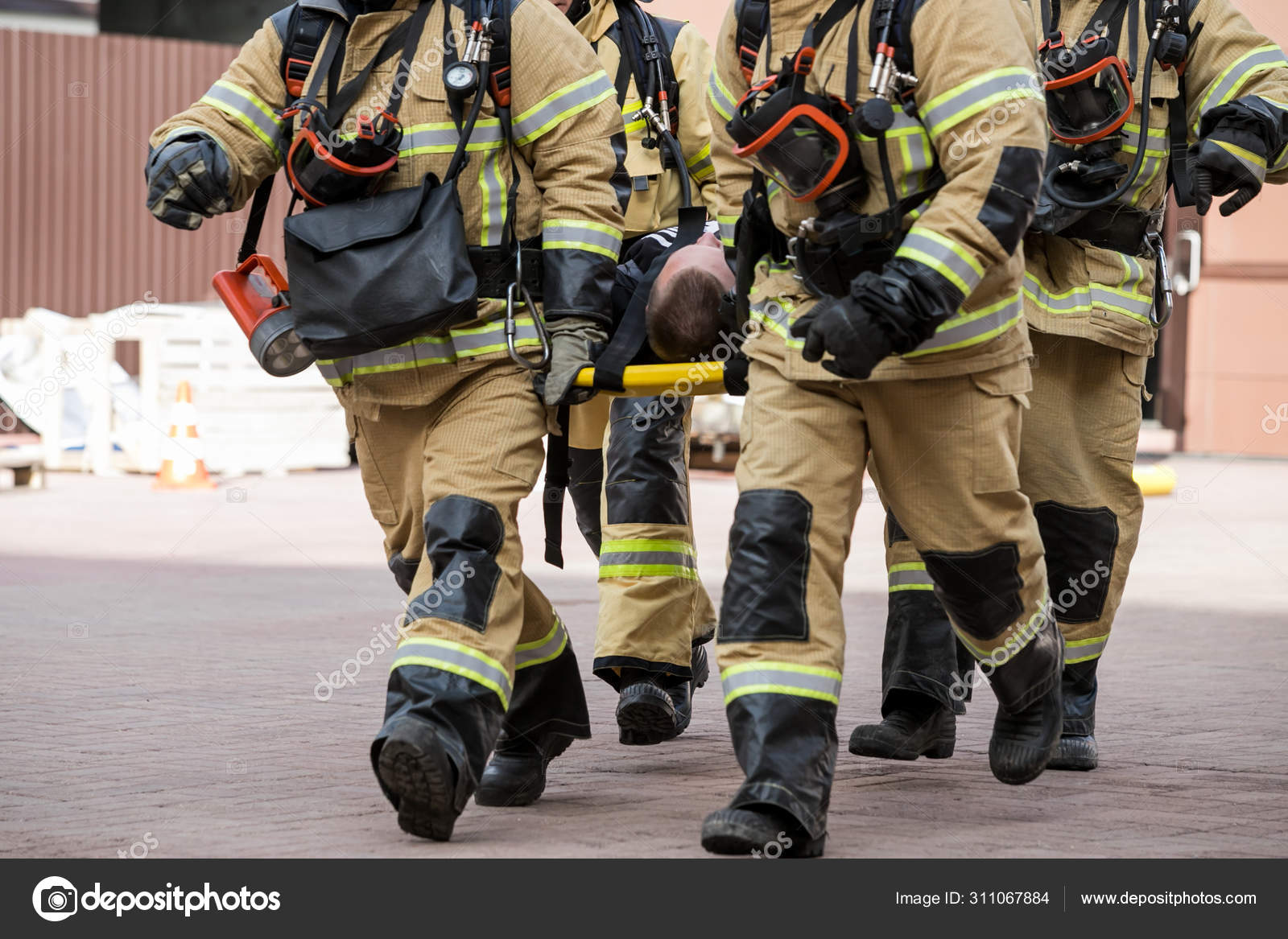 Professional Firefighter Firefighters Fireproof Suits White Helmets Gas
