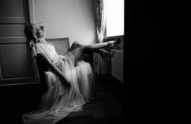 güzel gelin, siyah beyaz fotoğraf, fotoğraf çekimi düğün 