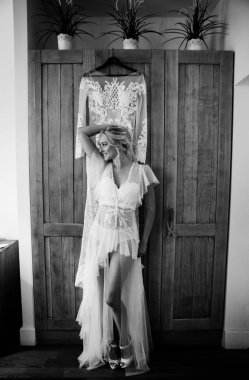 güzel gelin, siyah beyaz fotoğraf, fotoğraf çekimi düğün 