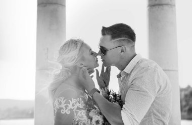 Mutlu evli çift düğün gününde 