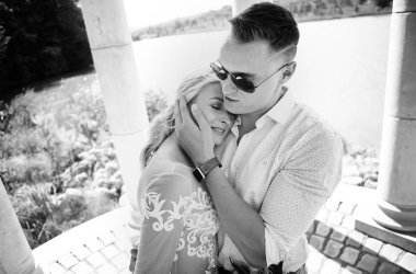 Mutlu evli çift düğün gününde 