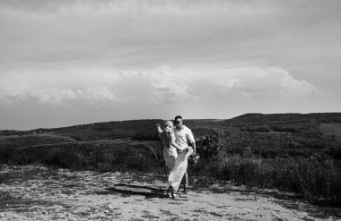 Mutlu evli çift düğün gününde 