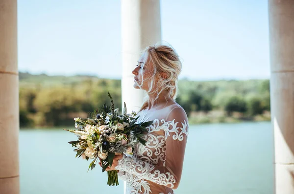 beautiful bride on wedding photo-session