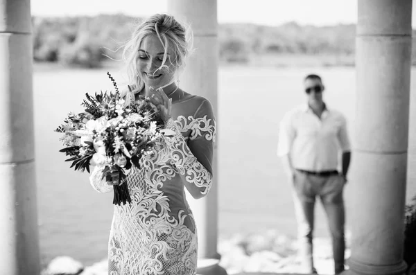 Glückliches Ehepaar Hochzeitstag — Stockfoto