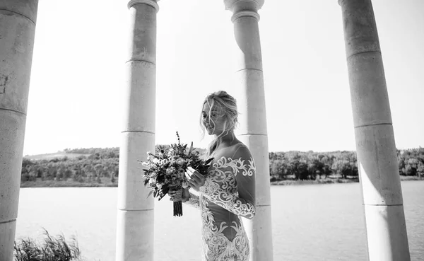 stock image beautiful bride on wedding photo-session 