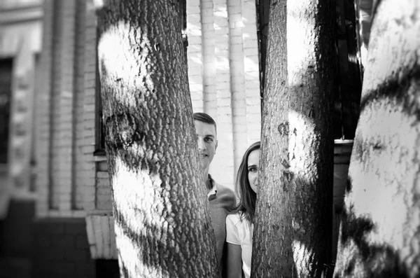 Black White Photo Young Couple Posing Outdoors — Stock Photo, Image