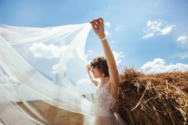 açık havada poz güzel genç gelin 