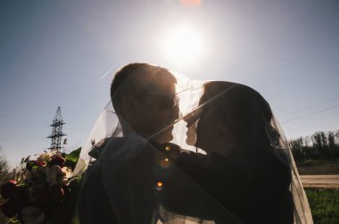 açık fotoğraf - yeni evliler oturumu