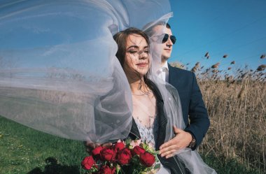 açık fotoğraf - yeni evliler oturumu