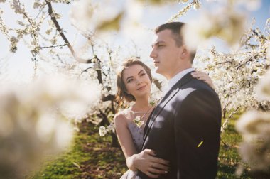 açık fotoğraf - yeni evliler oturumu