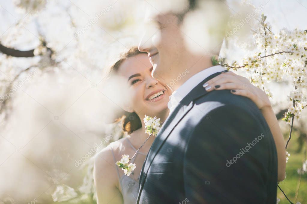 outdoor photo - session of newlyweds