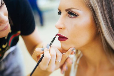 sabah gelinin kız makyaj