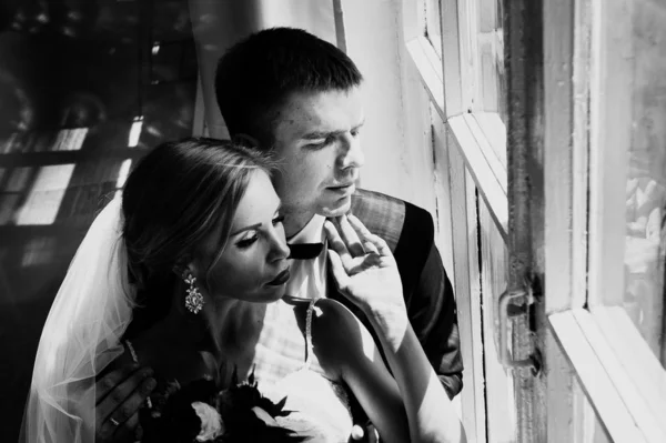Stilvolles Brautpaar Bei Einem Hochzeits Fotoshooting Studio Verliebtes Paar Fotos — Stockfoto