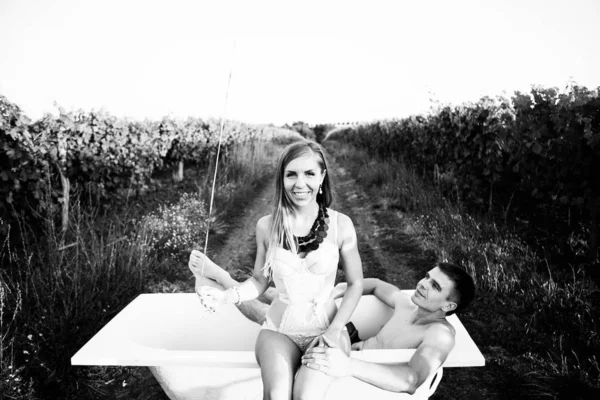 Man Woman Sitting Bath Rose Petals Middle Vineyards — Stock Photo, Image