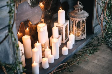 yaratıcı dekor ve tasarım çatı, mumlar ve bitki için