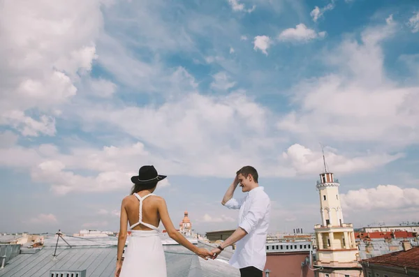 Loving Couple Girl White Dress Hat Guy Walk Roof Hugging — Stock Photo, Image