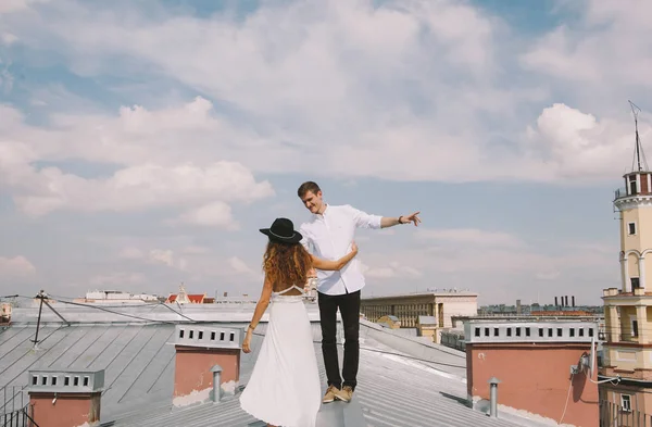 Loving Couple Girl White Dress Hat Guy Walk Roof Hugging — Stock Photo, Image