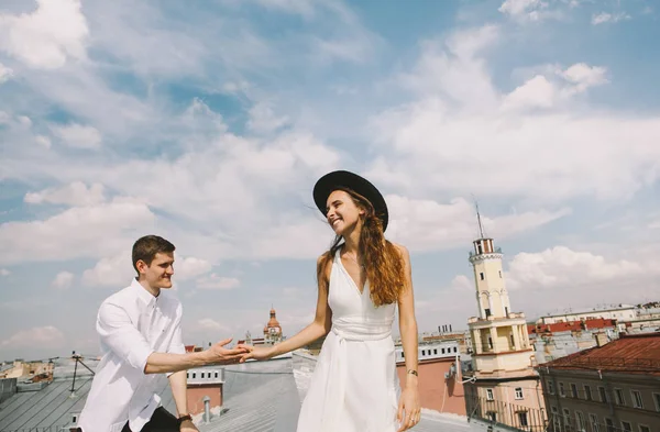 Loving Couple Girl White Dress Hat Guy Walk Roof View — Stock Photo, Image