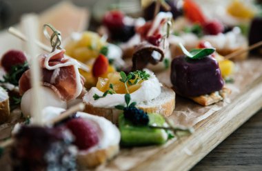 Olağandışı kanepeler, fotoğraflar için Restoran Menü