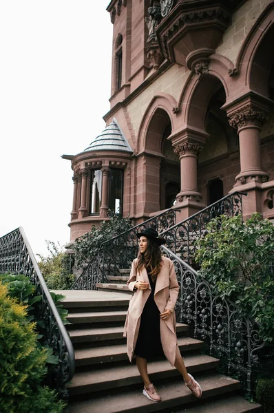 Sexy Girl Black Dress Pastel Pink Coat Hat Posing Medieval — Stock Photo, Image