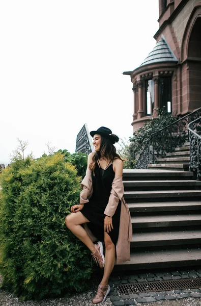 Sexy Girl Black Dress Pastel Pink Coat Hat Posing Medieval — Stock Photo, Image