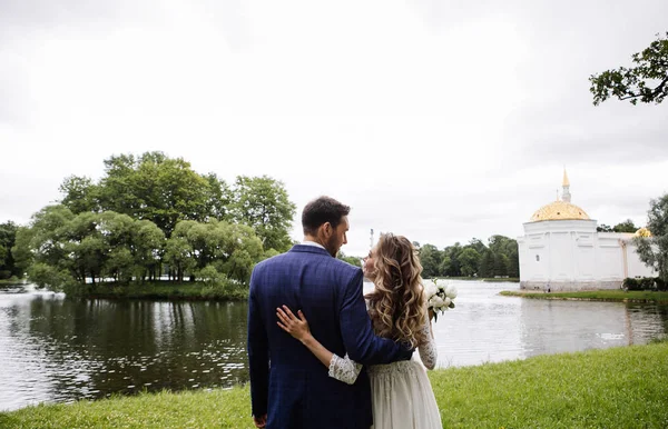 Snygg Brud Och Brudgum Deras Bröllops Dag Roligt Och Leende — Stockfoto