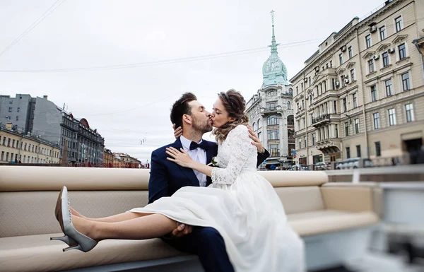 Stylish Bride Groom Wedding Day Having Fun Kissing Boat Trip — Stock Photo, Image