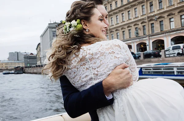 Stylish Bride Groom Wedding Day Having Fun Kissing Boat Trip — Stock Photo, Image