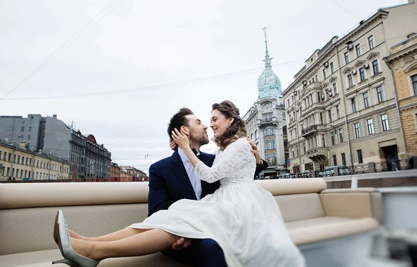 Stylish Bride Groom Wedding Day Having Fun Kissing Boat Trip — Stock Photo, Image