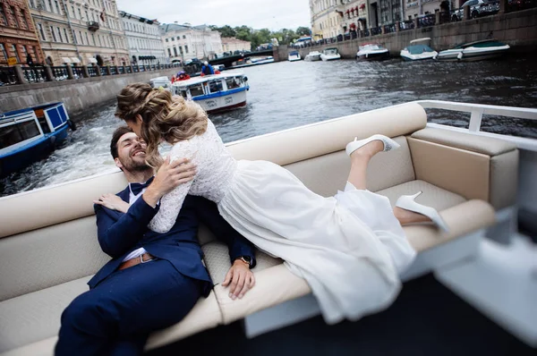 Mariée Élégante Marié Jour Leur Mariage Avoir Plaisir Sourire Lors — Photo