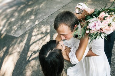 mutlu genç gelin ve damat