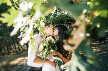 mutlu genç gelin ve damat