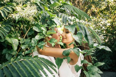 mutlu genç gelin ve damat