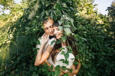 mutlu genç gelin ve damat