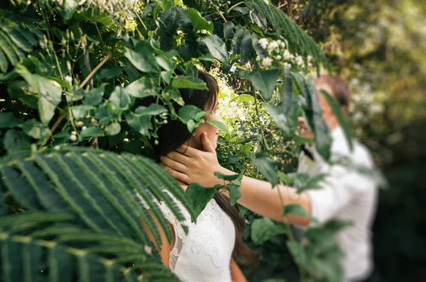 Felice Giovane Sposa Sposo — Foto Stock