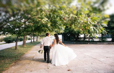 mutlu genç gelin ve damat