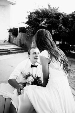 mutlu genç gelin ve damat