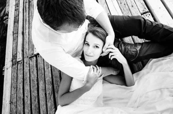 Glückliches Junges Brautpaar Schwarz Weiß Foto — Stockfoto